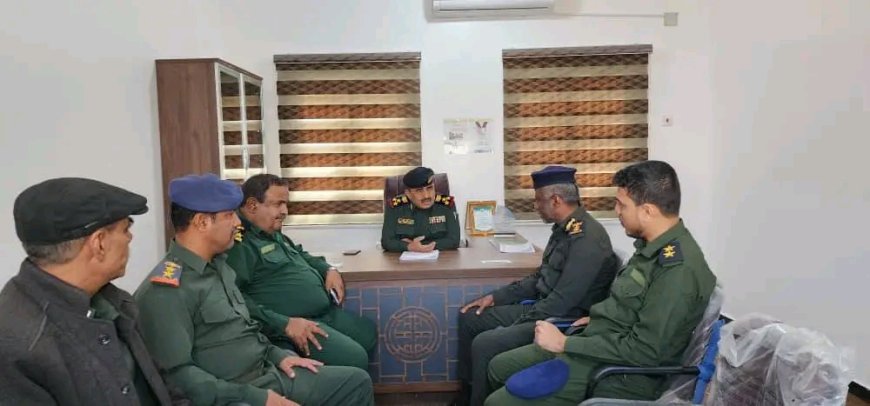 مدير عام شرطة شبوة يستقبل وفداً من الإدارة العامة لمكافحة المخدرات بوزارة الداخلية لتعزيز جهود مكافحة الظاهرة