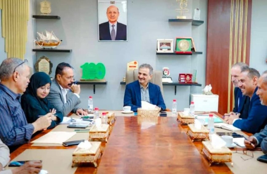 المحافظ لملس يناقش مع مكتب الأمم المتحدة لخدمات المشاريع  سير العمل بمشروع طريق حيوي وهام بالعاصمة عدن