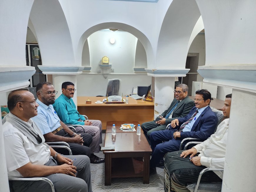 مدير عام مديرية تريم يلتقي وكيل وزارة التربية والتعليم لمناقشة سير تنفيذ مشروع التغذية المدرسية