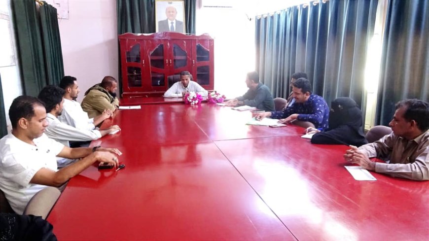 محافظ أبين يعلن دعمه للقمة الشبابية ويؤكد على تمكين الكفاءات الشابة في المحافظة 