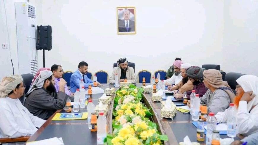 نائب وزير الأوقاف يترأس لقاء موسع لمدراء عموم المديريات وإدارات الأوقاف في عدن