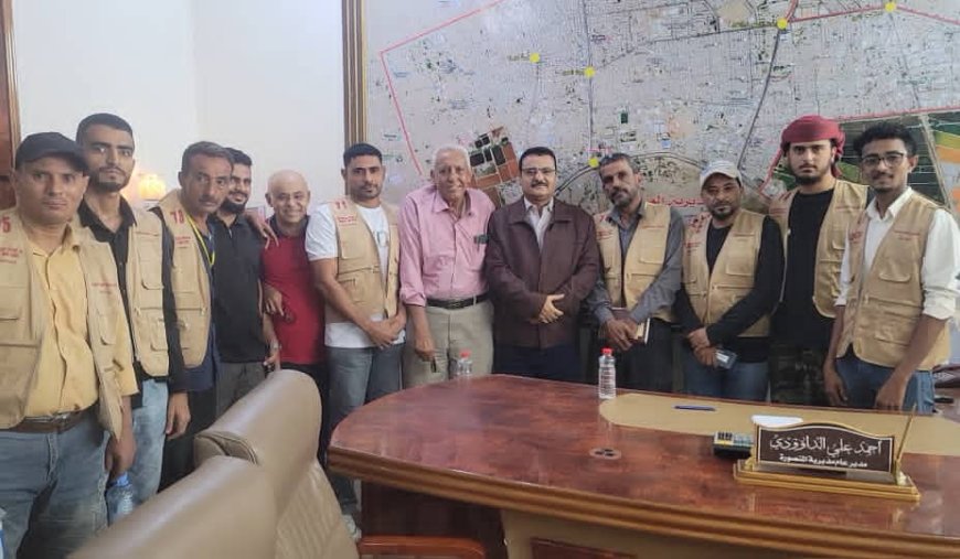 مدير عام المنصورة يشيد بجهود مكتب الصناعة والتجارة في ضبط المحلات المخالفة