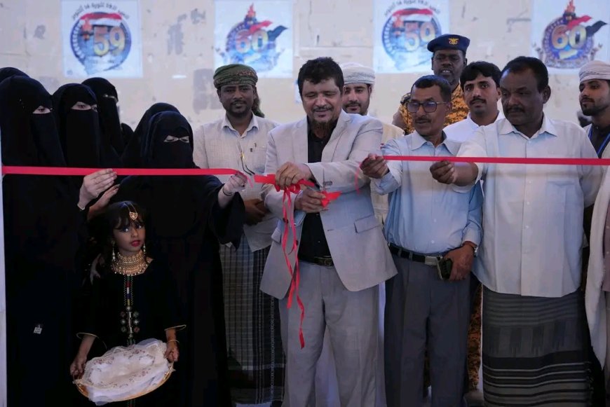 أمين محلي المهرة يدشن معرض "خيوط الرحمة من عمان للمهرة" للأيتام وذوي الاحتياجات الخاصة