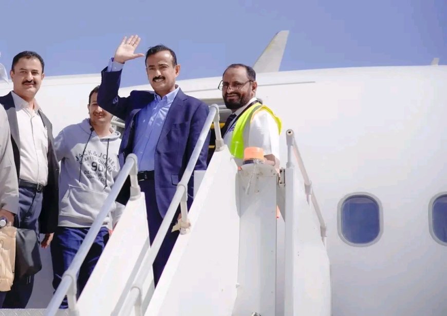 المحافظ بن الوزير يغادر مطار عتق الدولي في زيارة عمل رسمية