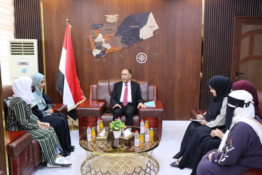 وزير الصناعة والتجارة يبحث مع لجنة تنسيق القمة النسوية تعزيز اقتصاد السلام وتمكين المرأة اقتصادياً