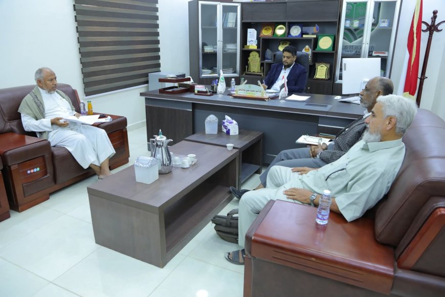 رئيس جامعة المهرة يترأس اجتماع اللجنة الإشرافية العليا لمتابعة تأهيل البرامج الأكاديمية للاعتماد البرامجي