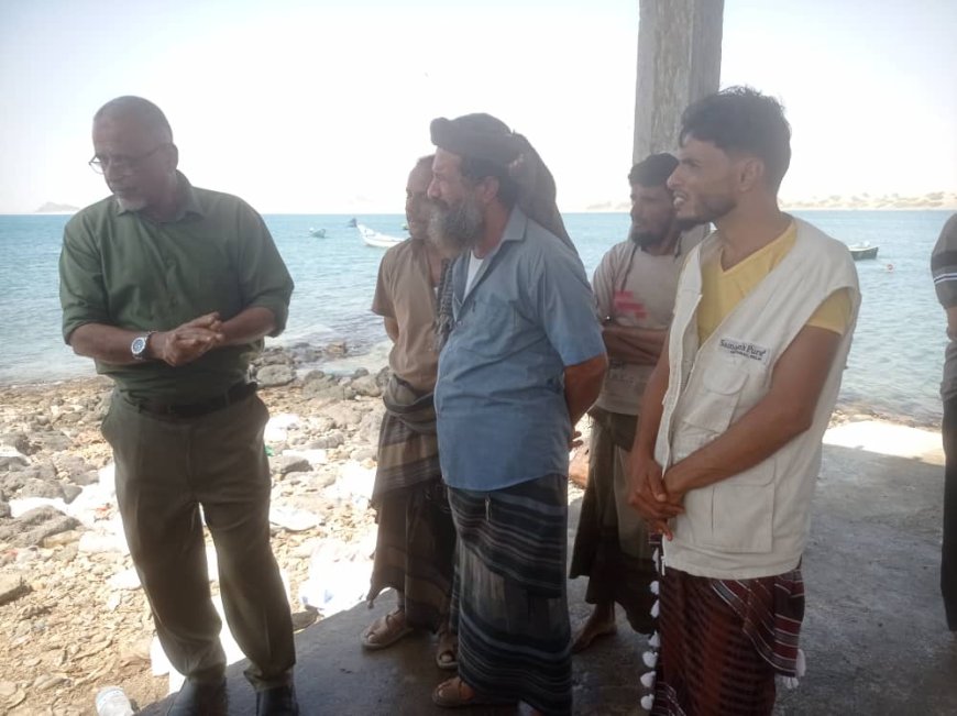 مدير عام المصائد السميكة في الهيئة يلتقي صيادي منطقة قعوة ويؤكد على ضرورة حماية الثروة السمكية واستدامتها
