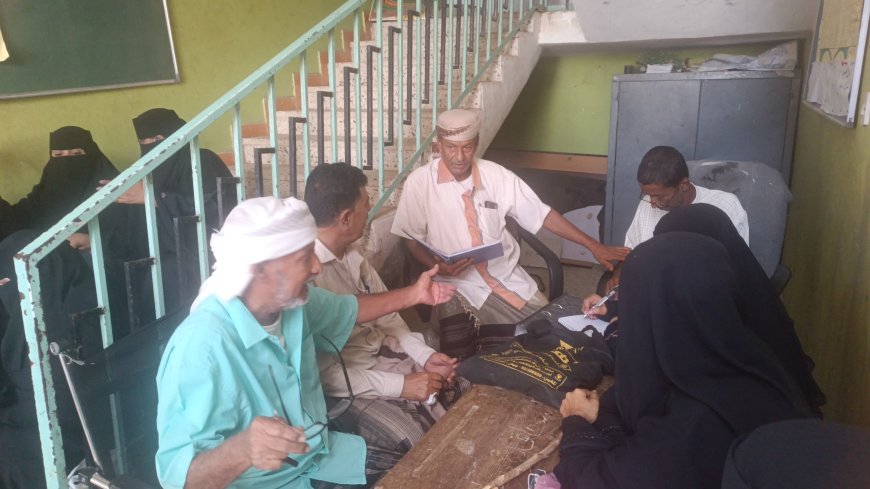 اللجنة الفنية لحصر المعلّمين المستحقين لمكافأة محافظ لحج تدشّن أعمالها في مدرسة عمار بالحوطة