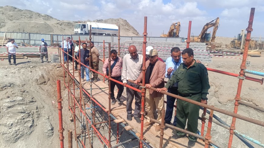 نائب محافظ عدن يطلع على نسبة الانجاز بمشروع الصرف الصحي جولة القعيطي - العريش