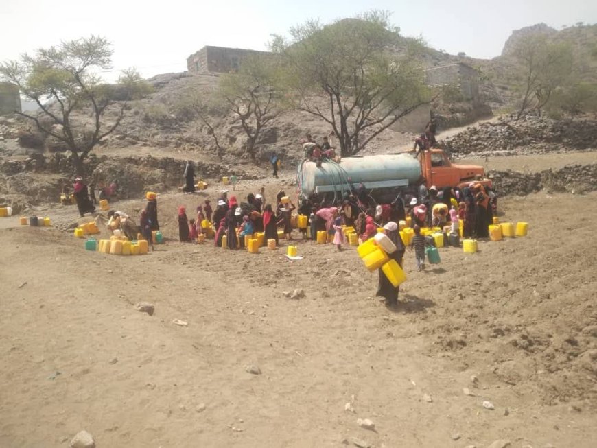 جفاف يهدّد الحياة في قرى الأزارق بالضالع.. والأهالي يطلقون نداء استغاثة لتأمين مياه الشرب