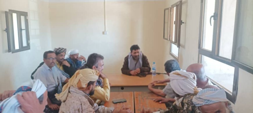 وكيل أبين الجنيدي يعقد اجتماعاً بالسلطة المحلية في لودر لمناقشة أوضاع المديرية