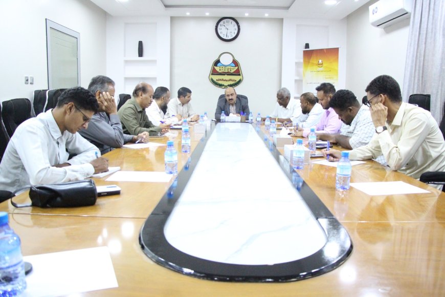 اجتماع بمكتب تربية ساحل حضرموت يناقش تحديث أولويات المشاريع التربوية من الخطة الاستراتيجية الشاملة