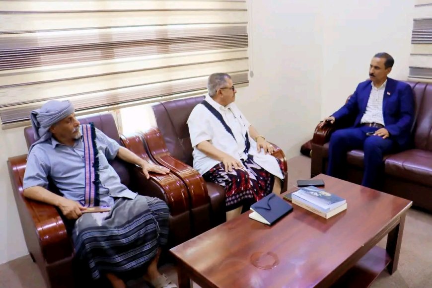 باتيس يبحث مع مدير صندوق الرعاية الاجتماعية تعزيز برامج الدعم للفئات المستهدفة بساحل حضرموت