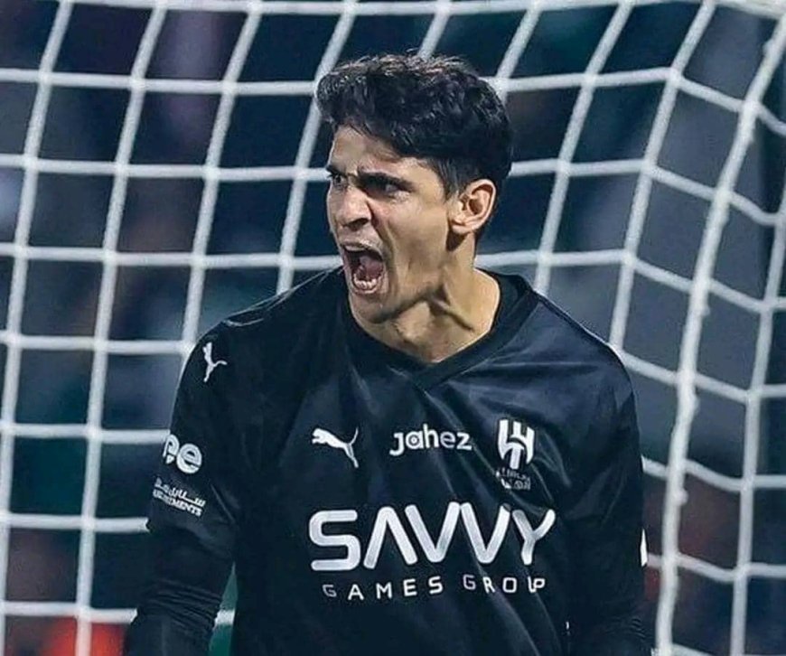 عاجل.. المغربي ياسين بونو يتوج بجائزة أفضل حارس مرمى في إفريقيا لعام 2025