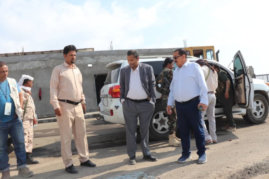 محافظ أبين يدشّن العمل في الخلاطة الأسفلتية الصديقة للبيئة بمنظومة الفلر بمشروع سد حسان