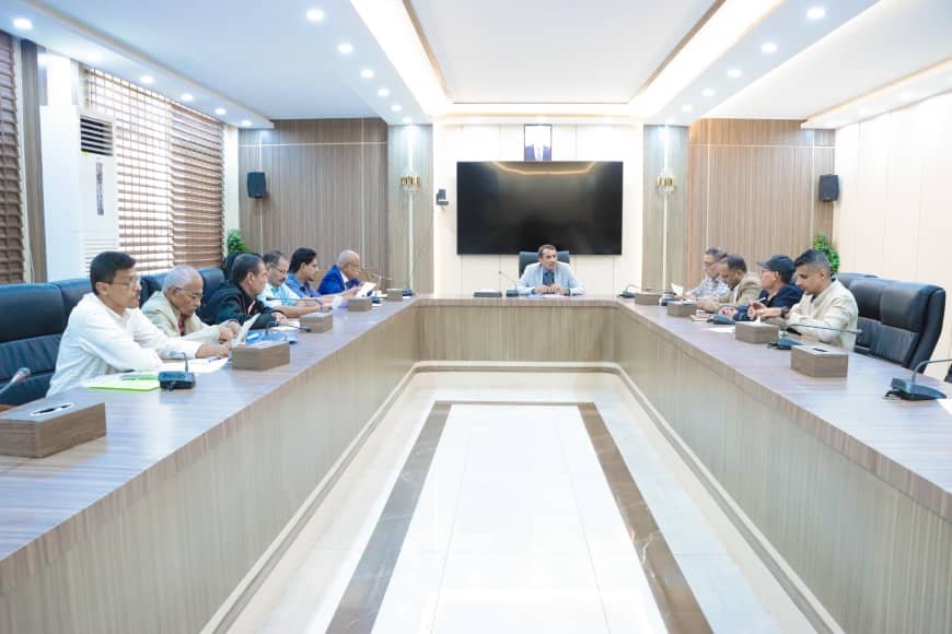 الوكيل الغتناني يرأس اجتماع لجنة تسجيل المبيدات ويؤكد على تشديد الرقابة وتعزيز إدارة السلامة الزراعية