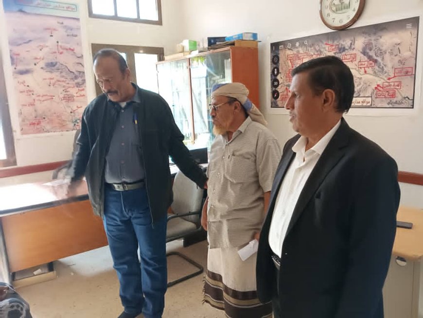 وكيل محافظ  شبوة  سالم البابكري يزور مكتب التربية والتعليم في مديرية حبان للأطلاع على سير العملية التعليمية