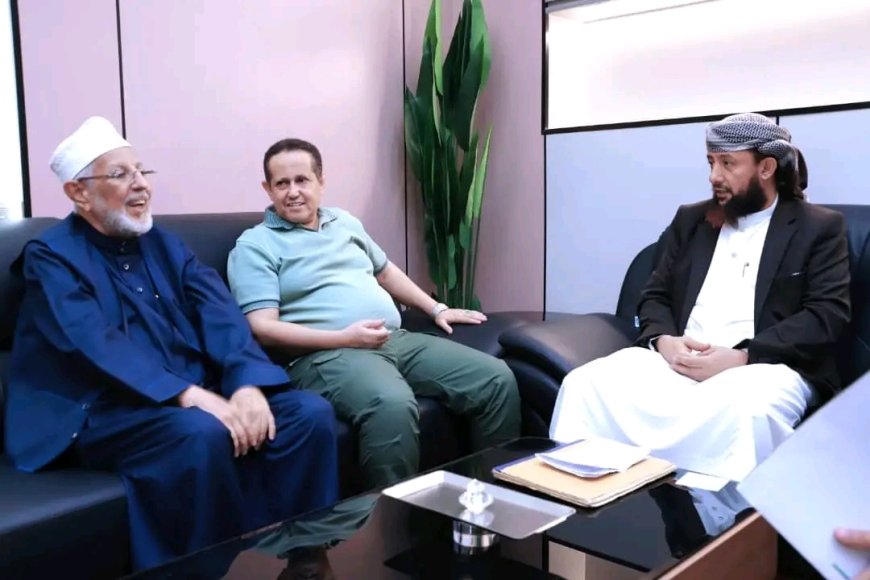 نائب وزير الأوقاف يناقش مع وكيل محافظة لحج خطط تطوير الأداء في قطاعات الوزارة المختلفة