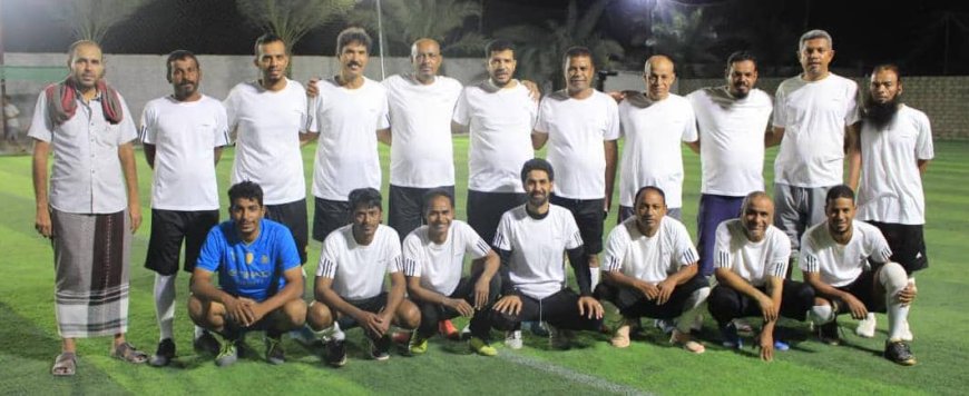 فريق قدامى مديرية شبام في رحلة ترفيهية إلى ساحل حضرموت 