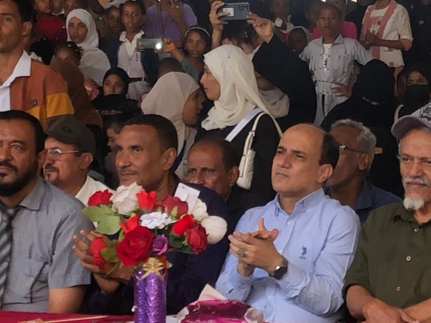 بطابع وطني وتزامنا مع احتفالات شعبنا الجنوبي باعياد أكتوبر ونوفمبر المجيدة.. ومن مدرسة الشوكاني هذه المره دارسعد تولصل فعالياتها بحفل فني بهيج