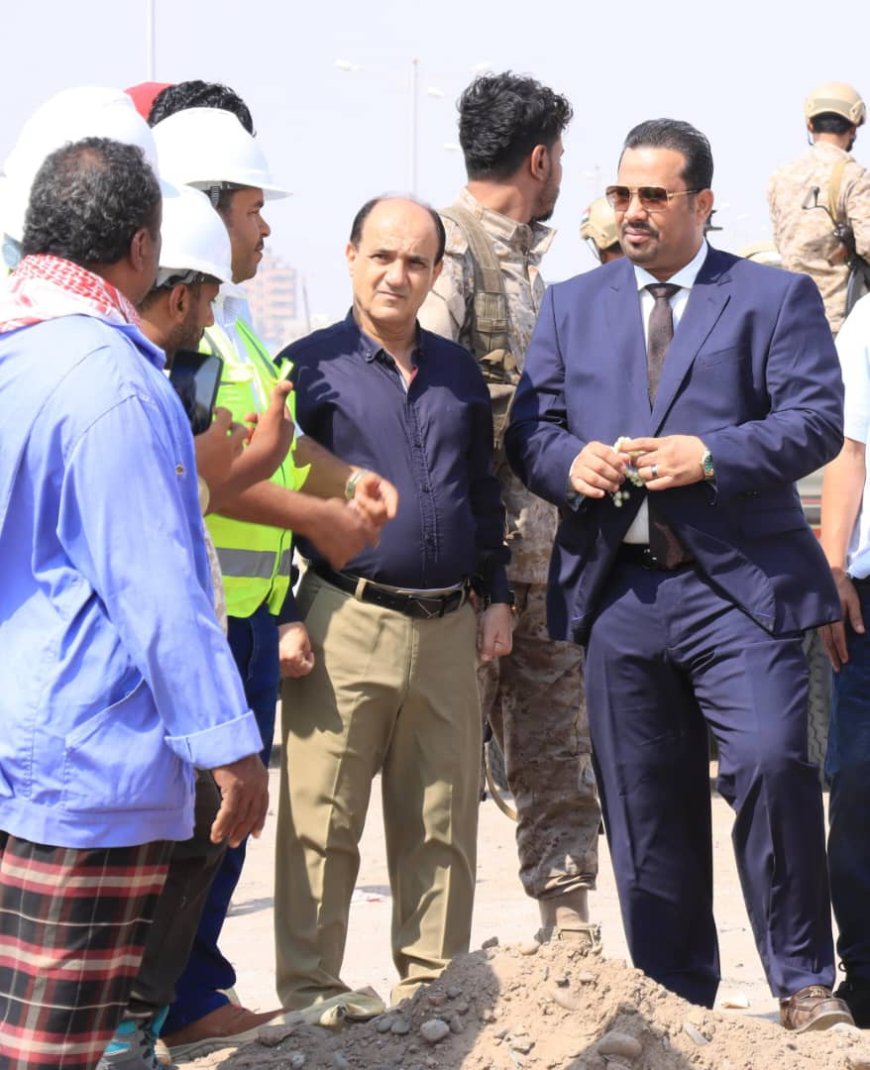زيارة تفقدية لمتابعة سير العمل في المشروع الاستراتيجي للصرف الصحي الممتد من جولة القعيطي وصولا الى مضخة العريش بساحل ابين