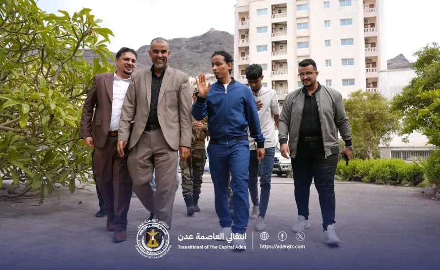 السقاف يدشن معرض "عدن ذاكرة الجلاء" الفني احتفاءً بالذكرى الـ58 للاستقلال