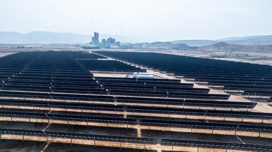 حضرموت تصنع الفارق.. تشغيل أول مصنع إسمنت يعمل بالطاقة الشمسية بالكامل