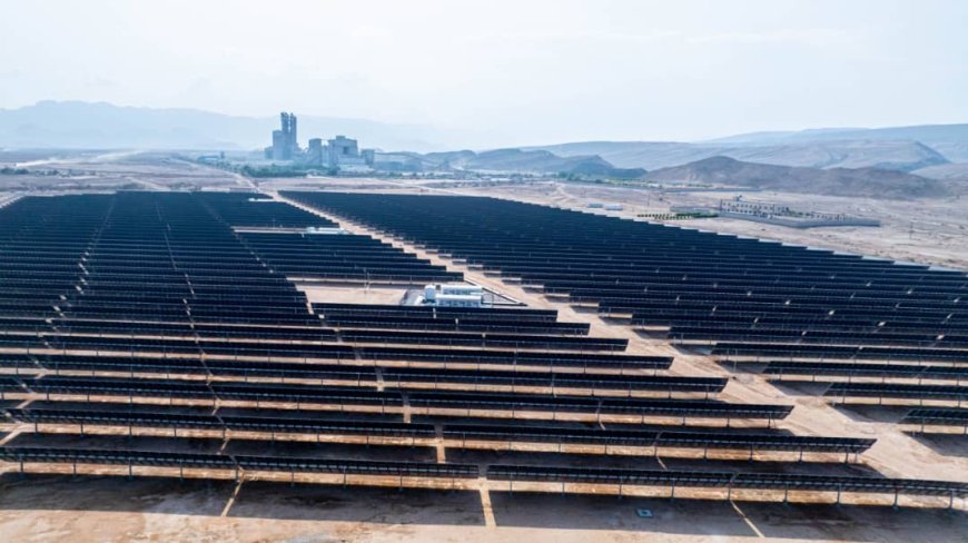 تدشين أول وأكبر محطة طاقة شمسية لمصنع أسمنت في اليمن بقدرة 13.75 ميجاوات في المكلا