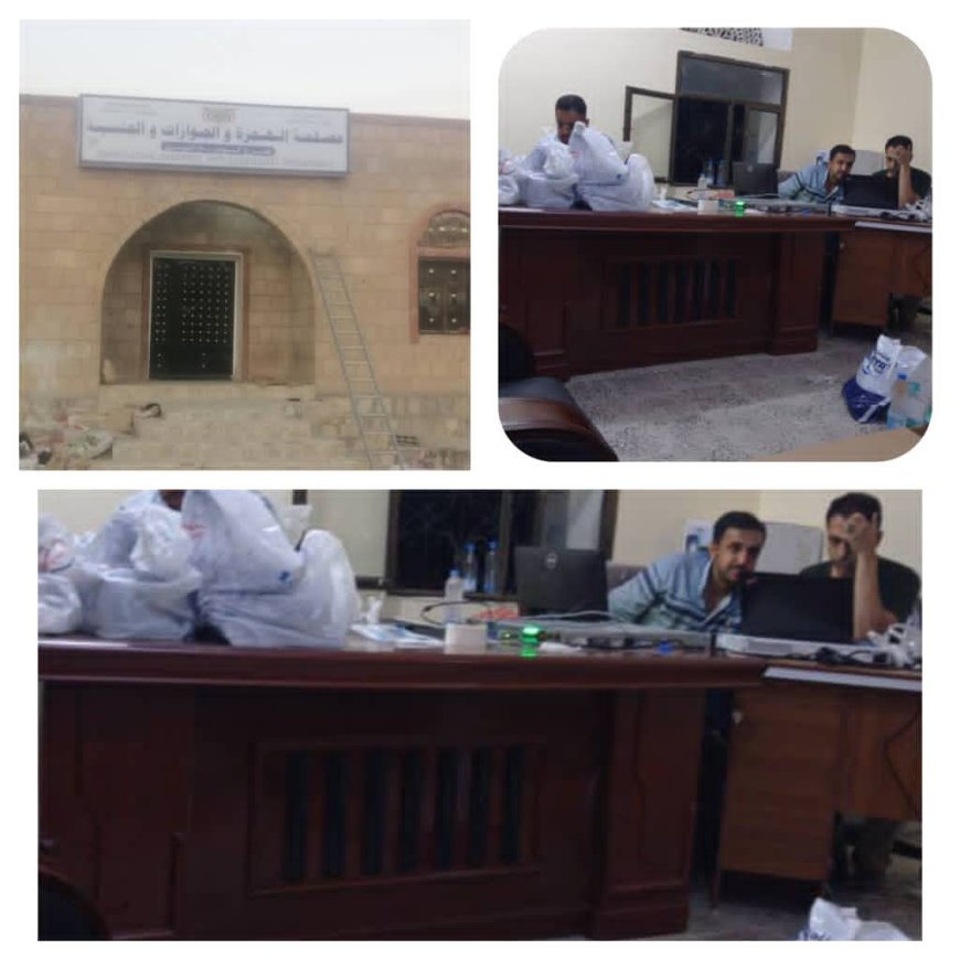 عملية تركيب الأجهزة الكهربائية بفرع الهجرة والجوازات في لودر على قدم وساق