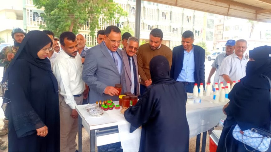 الوزير السقطري يكرم عددا من المبرزات بمناسبة اليوم العالمي للمرأة الريفية