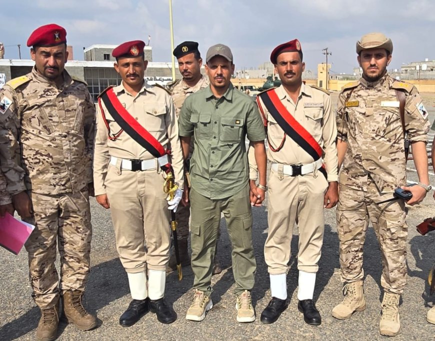 العميد نصر المشوشي يكرّم الضبّاط مراد الحجيلي ومختار يسلم لتخرّجهما من الكلية الحربية بدرجة ممتاز