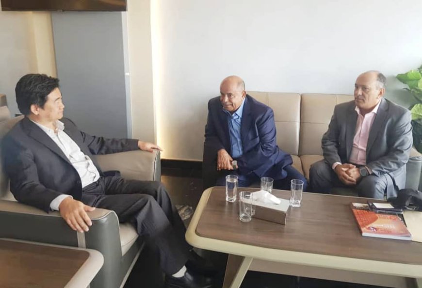 ​محافظ حضرموت يبحث مع القائم بأعمال السفير الصيني تعزيز الشراكة التنموية وأولوية الاستقرار لاستقطاب الاستثمار