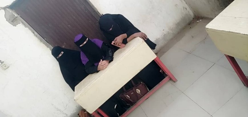 رئيسة جمعية إكرام التنموية ومديرة إدارة المرأة والطفل بأبين تدشّـان دورة تدريبية في صناعة البخور.