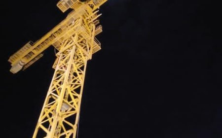 تركيب الرافعة البرجية "Tower crane" في سد البوابات لسد حسان الاستراتيجي بأبين