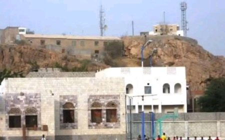 السلطة المحلية خنفر : نقطة الجباية قرب جسر "أبو شنب" المخزن غير قانونية وتم إبلاغ قيادة السلطة المحلية أبين وقيادة أمن أبين بشأنها