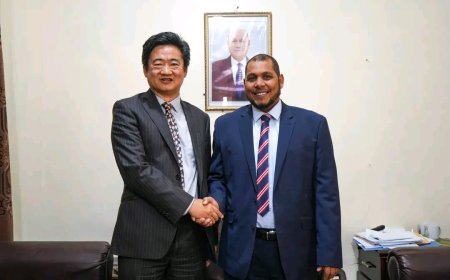 محافظ سقطرى يبحث مع القائم بأعمال السفير الصيني في اليمن سبل تعزيز فرص التعاون مع الصين