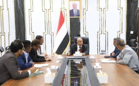 محافظ حضرموت يترأس اجتماعًا للسلطة التنفيذية ويؤكد أهمية الحفاظ على وحدة حضرموت وضمان توفير الخدمات الأساسية للمواطنين