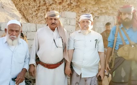 بتوجيهات محافظ شبوة ابن الوزير.. الوكيل صبيح يلتقي الشيخ باحنحن بالخزمة