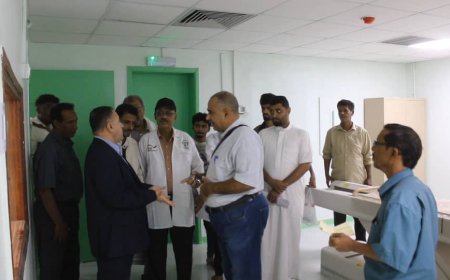 الأمين العام للمجلس المحلي بأبين يزور مستشفى الرازي للوقوف على سير الخدمات الطبية والتحديات التشغيلية