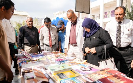 تنظيم المعرض الأول للكتاب في مديرية صيرة بعدن احتفاءً بذكرى الاستقلال