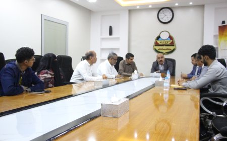 لقاء بتربية ساحل حضرموت يبحث أوجه التعاون المشترك مع مؤسسة الطبيب الزائر