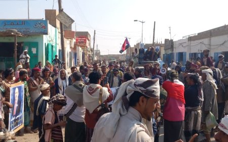 أبناء مديرية أحور يخرجون في مسيرة حاشدة تأييداً لمليونية وادي حضرموت