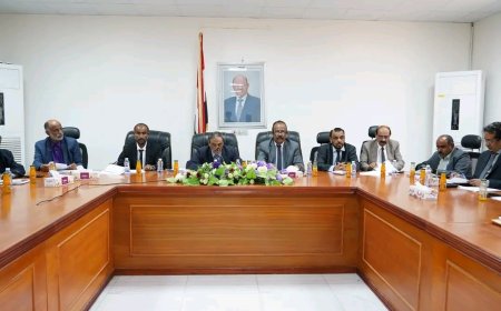 المكتب التنفيذي بشبوة يعقد اجتماعه الدوري ويشيد بجهود المحافظ بن الوزير في ترسيخ الأمن وتوحيد الصفوف ويؤكد على أهمية الاصطفاف الوطني لحماية مكتسبات المحافظة