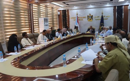 مجلس المستشارين يهنئ القيادة السياسية والعسكرية بانتصارات وادي حضرموت