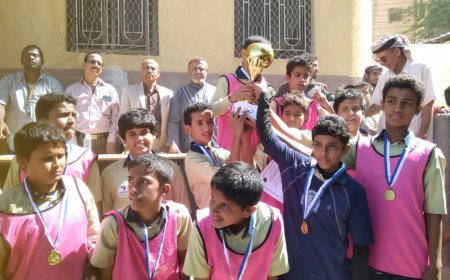 بركلات الترجيح  ثامن ب  بطلاً و ثامن أ وصيفاً لدوري النجوم المدرسي الكروي -- في مدرسة صناع المستقبل الأهلية في حبان بشبوة