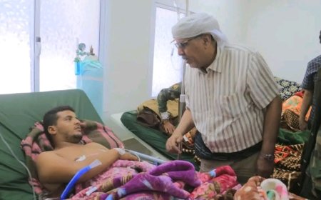 الكثيري يتفقد جرحى القوات المسلحة الجنوبية في مستشفى سيئون العام