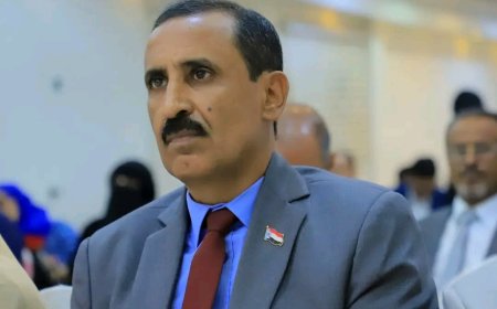 باتيس يجري اتصالًا هاتفيًا برئيس تنفيذية المهرة ويهنئه بالتطورات الأخيرة في المحافظة