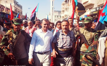 مدينة زنجبار تشهد تظاهرة حاشدة مؤيدة لتطهير صحراء ووادي حضرموت