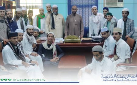 طلاب قسم الشريعة والقانون بجامعة الوسطية يحققون تجربة ميدانية متميزة في محكمة شرق وغرب المكلا