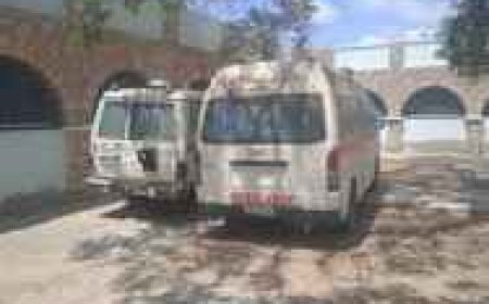 مكتب الصحة بأحور يطالب وزير الصحة بالتدخل العاجل لإصلاح سيارات الإسعاف مستشفى احور